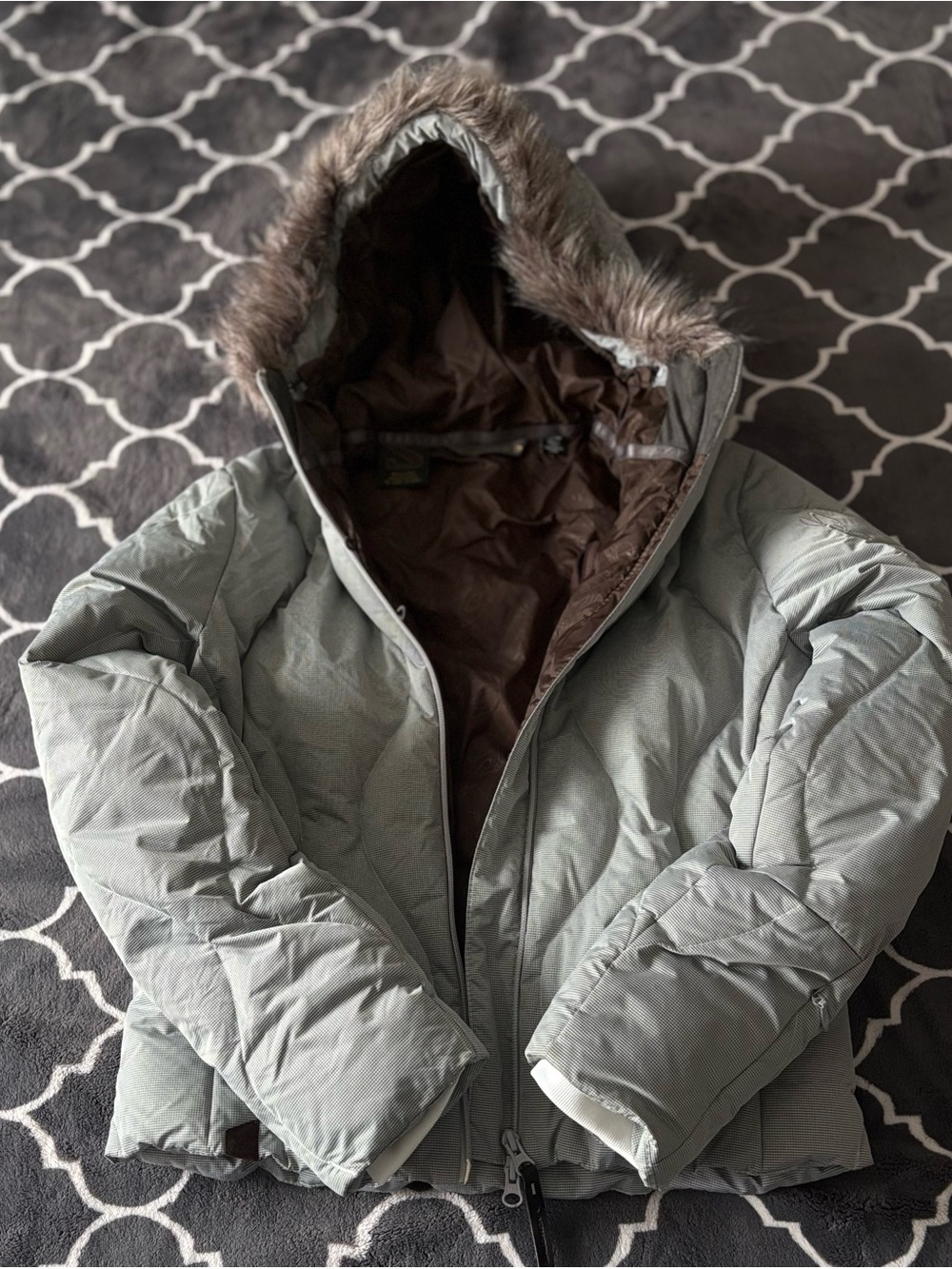 Salomon Women's gray Puffer Jacket with Faux Fur Hood